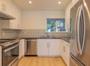 511 Burnham Rd, Oak View, CA 93022