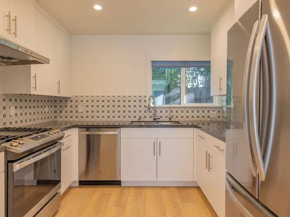 511 Burnham Rd, Oak View, CA 93022