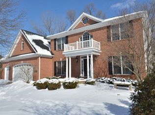 2S673 Wendelin Ct, Wheaton, IL 60189