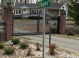 102 Banks Ave, Gastonia, NC 28056