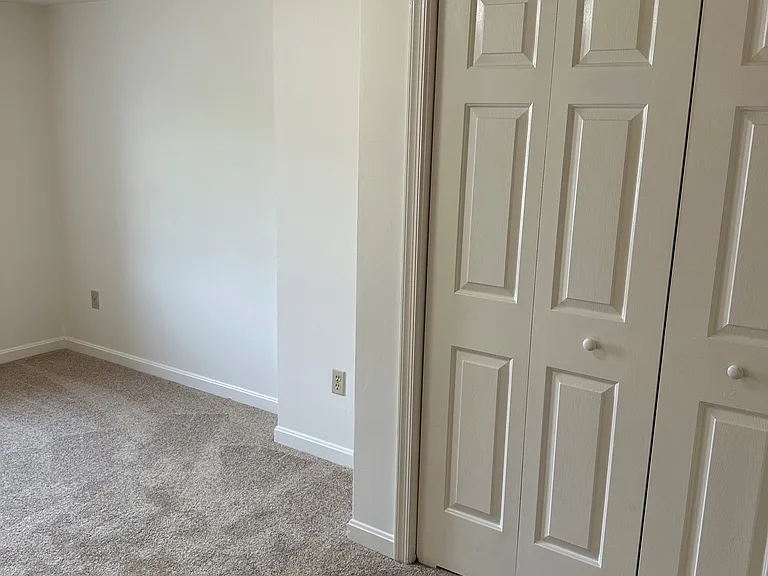 5105 Doubs Rd — Photo 11