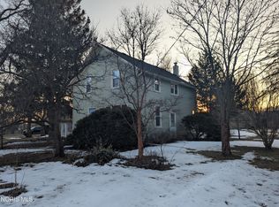 1402 S Crissey Rd, Holland, OH 43528