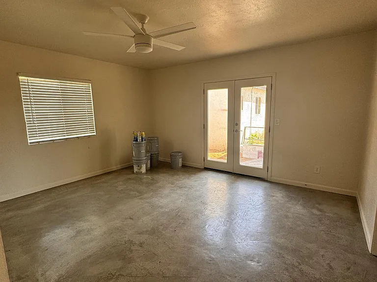 2718 N Greenfield — Photo 9