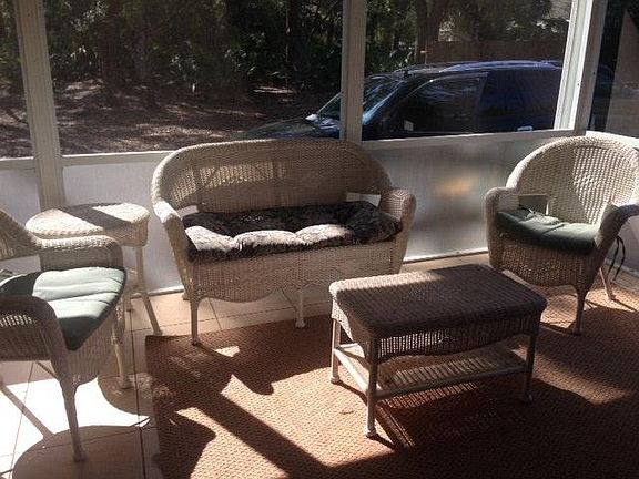 Outdoor screened lanai