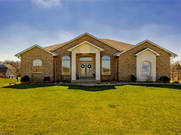 238 Ellen Dr, Wellsburg, WV 26070