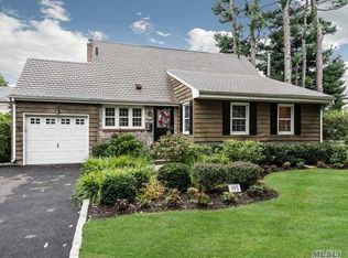 193 Weyford Ter, Garden City, NY 11530