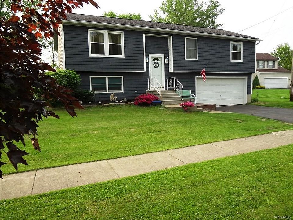 1st image of 255 Holiday Ln