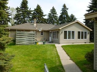 7514 Lakeshore Dr, Racine, WI 53402