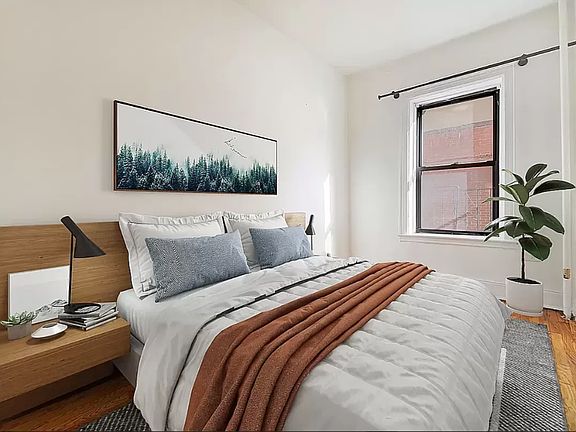 3rd image of 1004 2nd Ave #2D