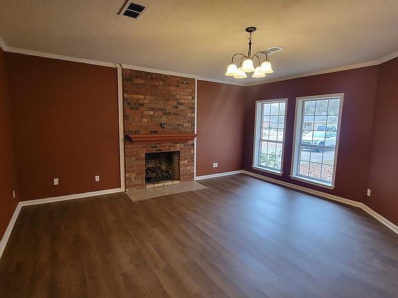 3rd image of 716 Putting Green Dr