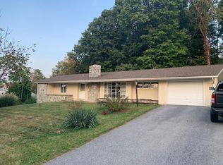 1315 Rohrerstown Rd, Lancaster, PA 17601