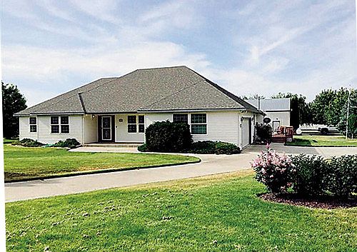 1st image of 4004 Westlake Ct