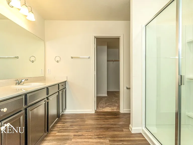 692 Wellington Dr — Photo 7