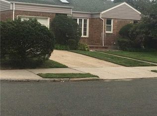 6327 253rd St, Little Neck, NY 11362