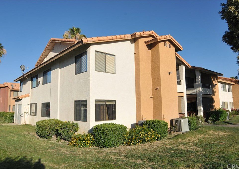 1st image of 78650 Avenue 42 APT 1015