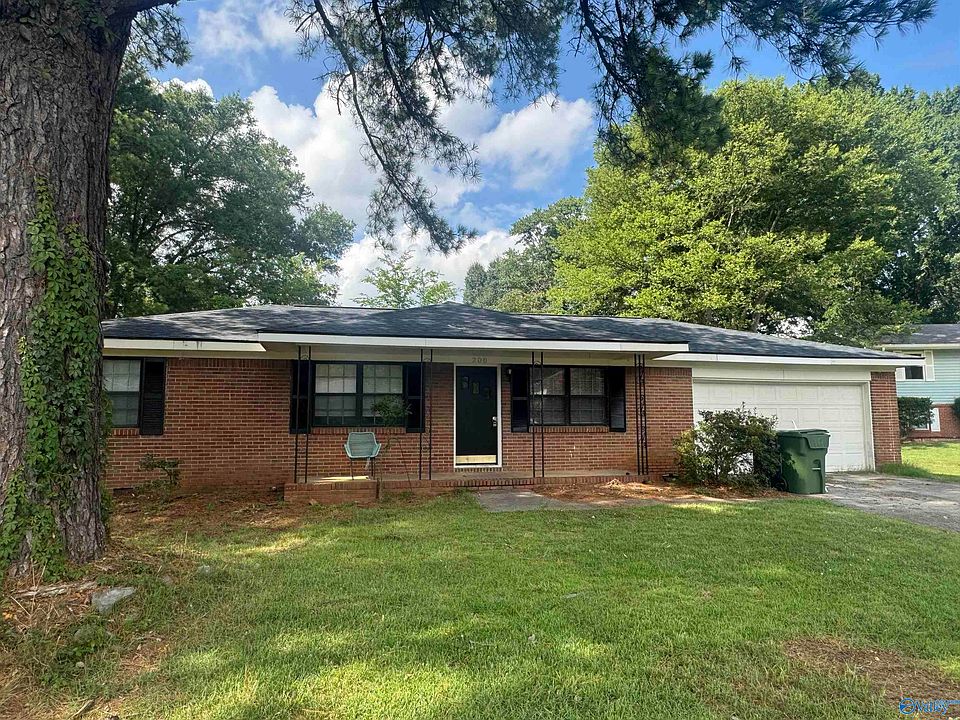 1st image of 200 Curtis Cir SE