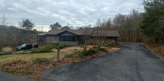 2nd image of 3613 Three Oaks Dr