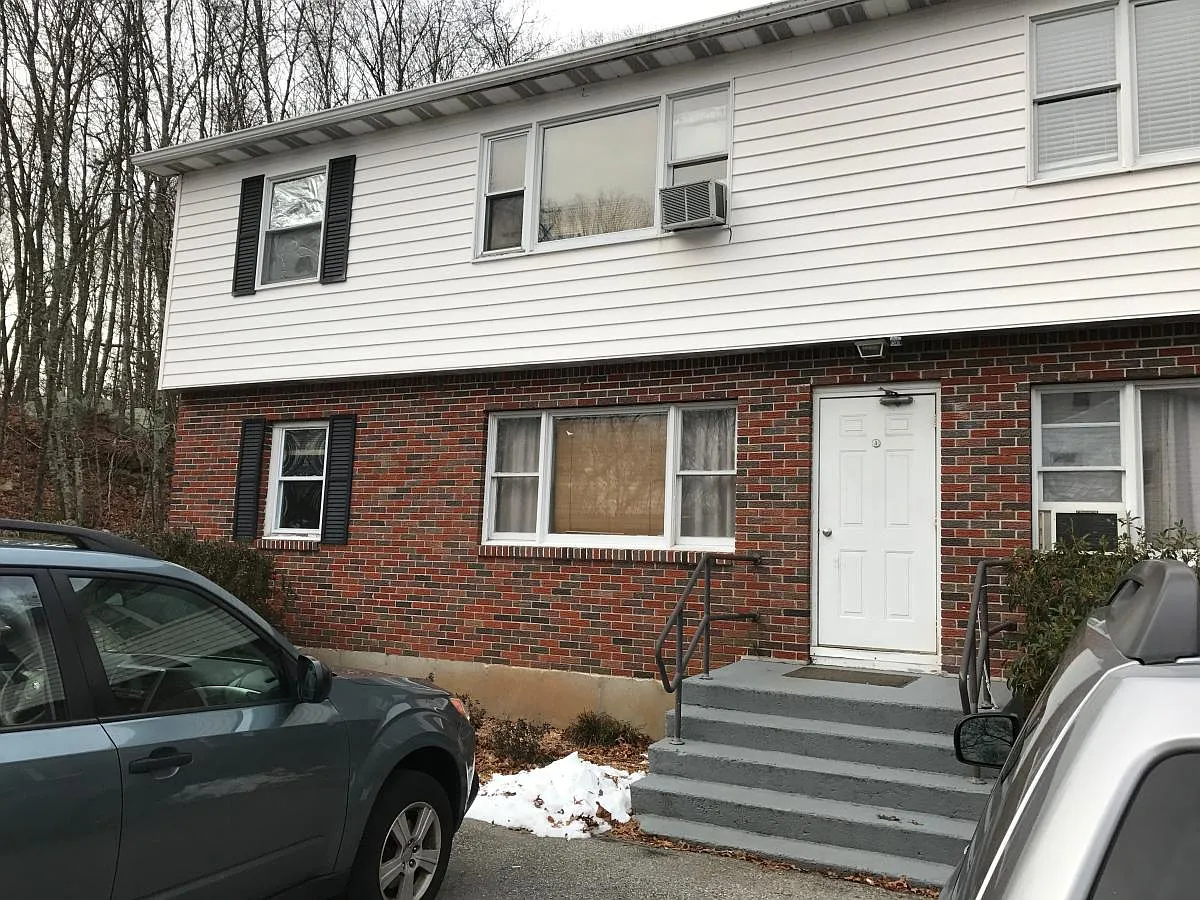 2 bed, 864 sqft, $1,950 — Photo 2
