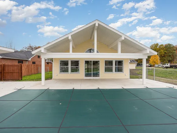 4768 Verity Shores Ct, Sanford, MI 48657