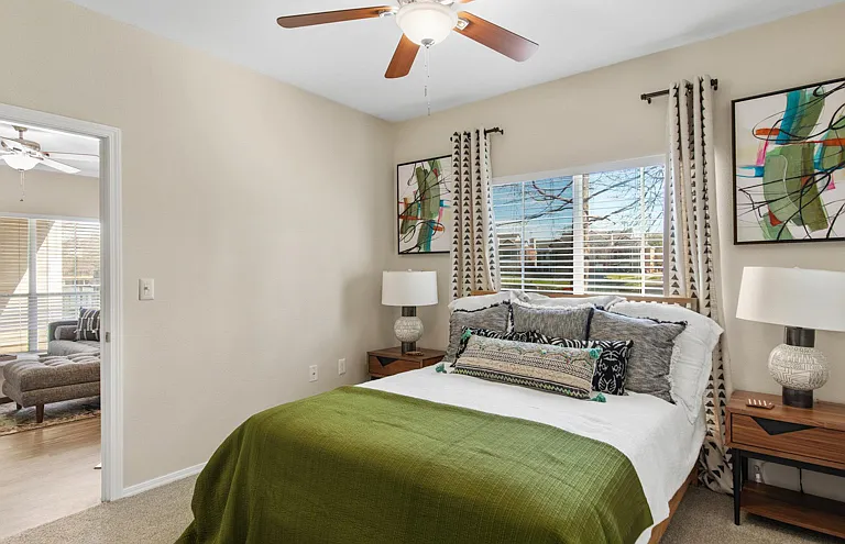 Ashford Apartments — Photo 6