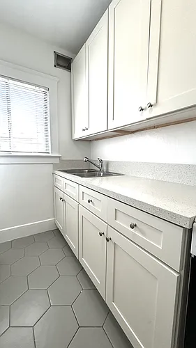 54 Rose Ave #7 Photo 1