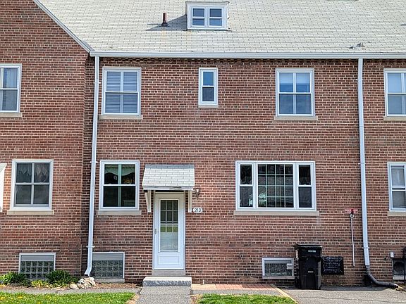 2nd image of 21 Elm Rd #D