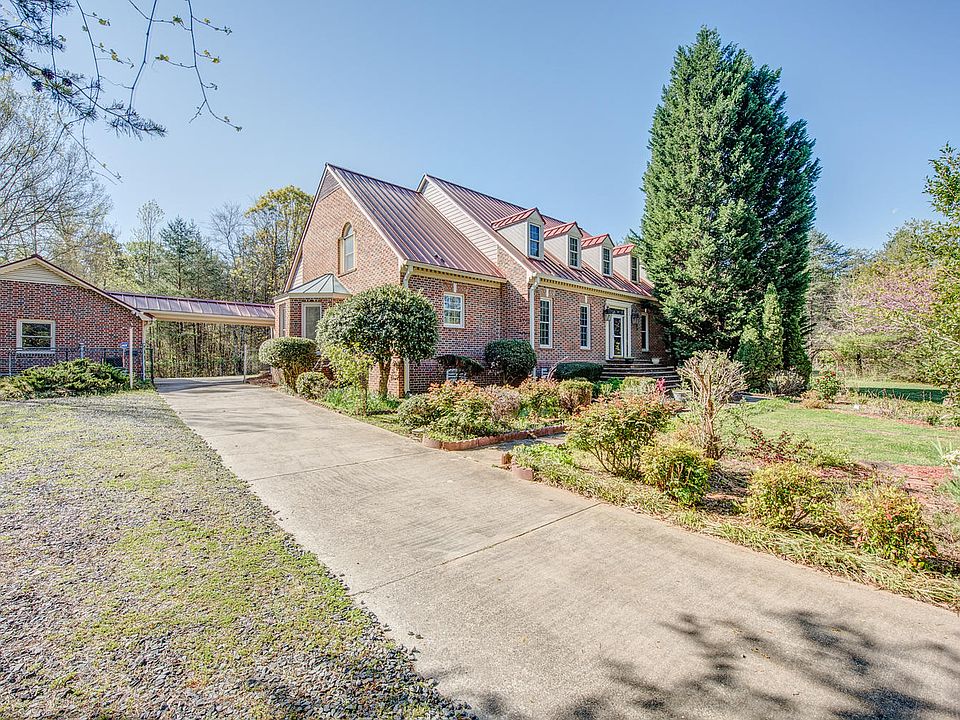 1st image of 409 Woodbriar Trl