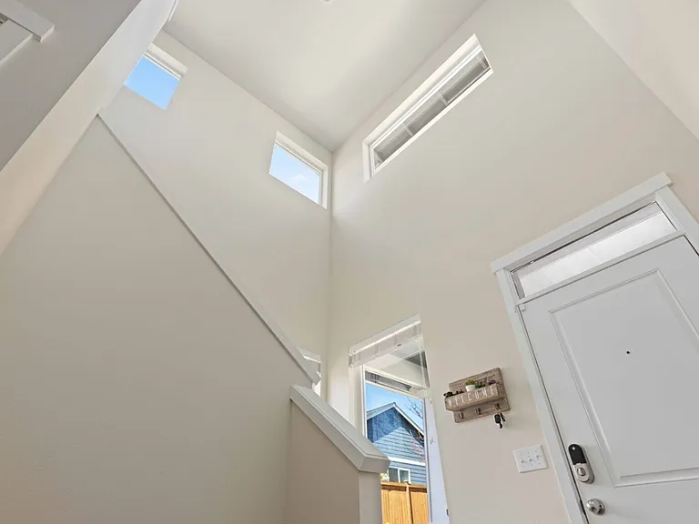 120 Pickford Pl SW — Photo 7