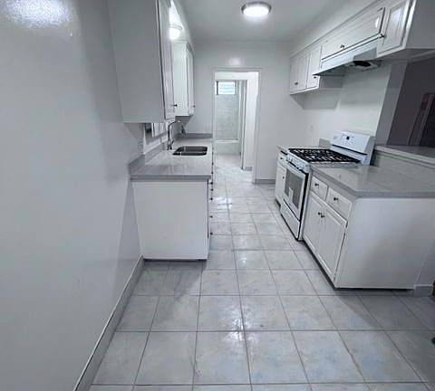 3rd image of 816 W Colorado Blvd #6