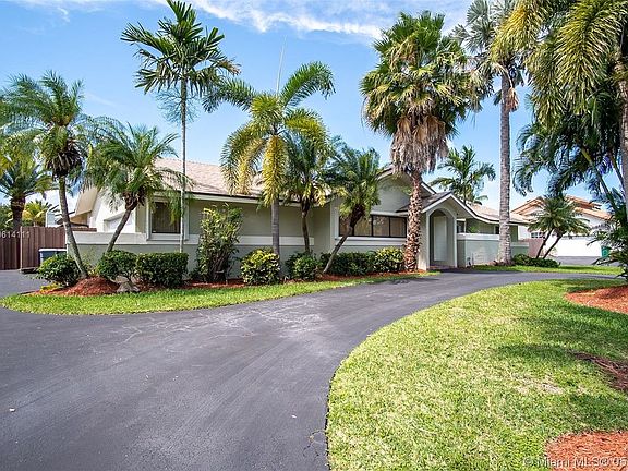3rd image of 7761 SW 181st Ter