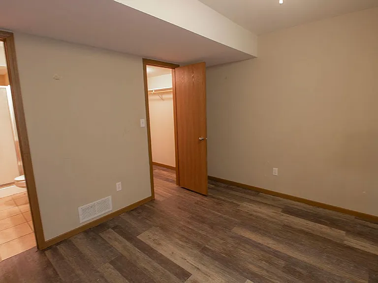 1503 Greensboro Dr — Photo 6