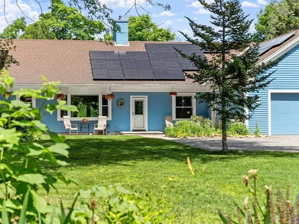 27 Oak Ave, Lunenburg, MA 01462