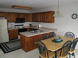 4th image of 111 W Lakeshore Dr #4C