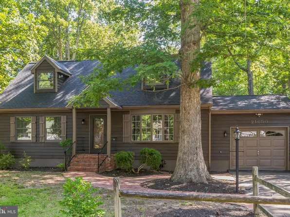 21650 Atalanta St, Lexington Park, MD 20653