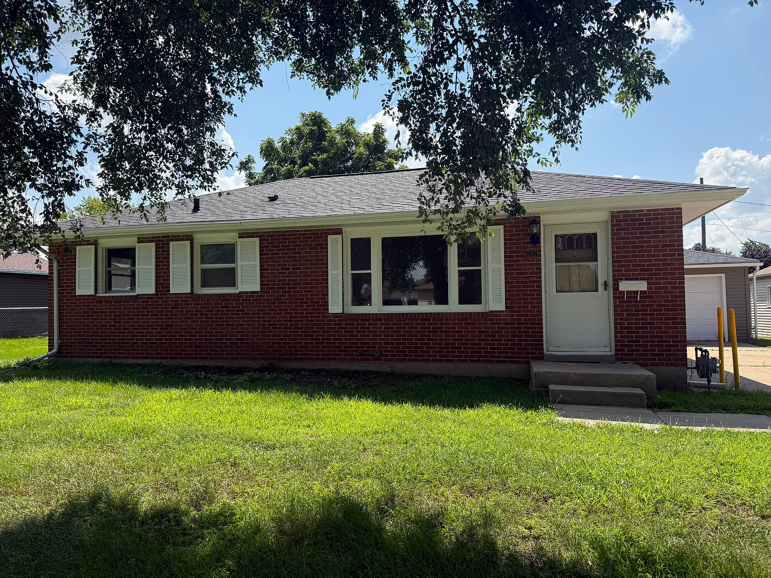 3 bed, $1,850 — Photo 2