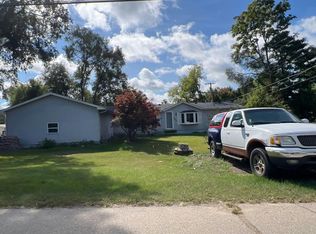 4200 Brookfield Dr, White Lake, MI 48383