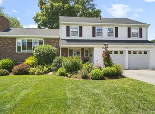 22 Foxhill Rd, Framingham, MA 01701