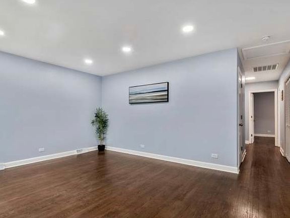 3rd image of 16454 Winchester Ave