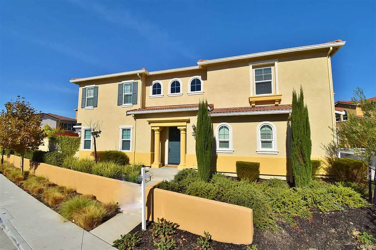 3271 Giovanni Way photo 1