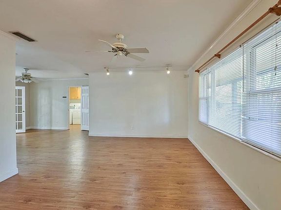 3rd image of 2093 Greenwood Dr