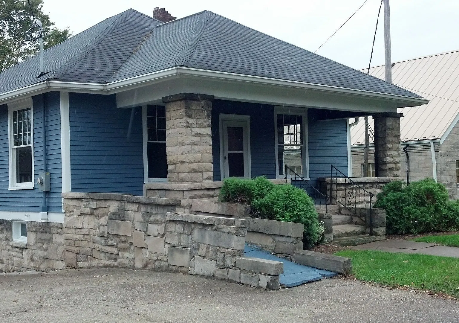 819 W 2nd St — Photo 1
