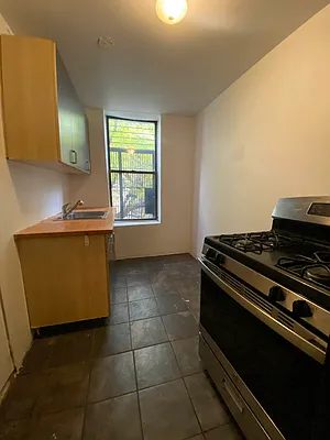 Rented by Hagstrom Management Inc | media 32