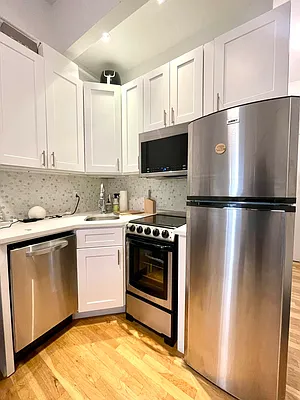 Rented by J PRESTON AND ASSOCIATES INC | media 4