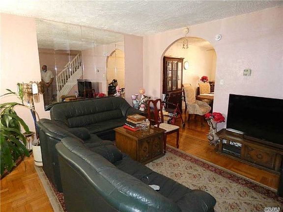 3rd image of 186-15 Foch Blvd