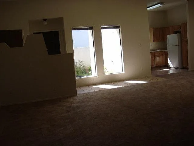 11009 Briarwood Ter NE — Photo 6