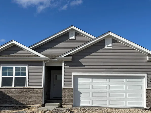 6284 Redwood Trl, Wonder Lake, IL 60097
