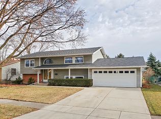 1371 Carlisle Ave, Elk Grove Village, IL 60007