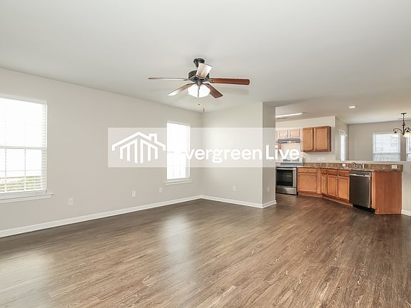 5th image of 4019 Shallowcreek Ct