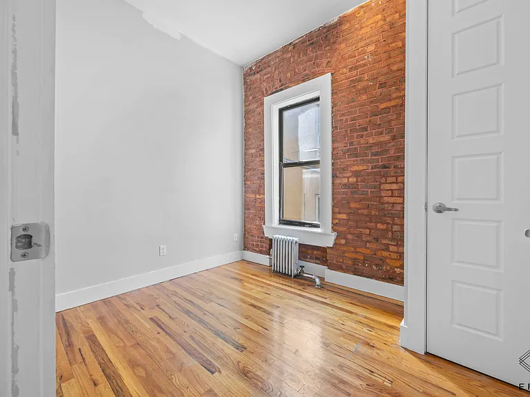 61-36 Woodbine St #1R — Photo 8