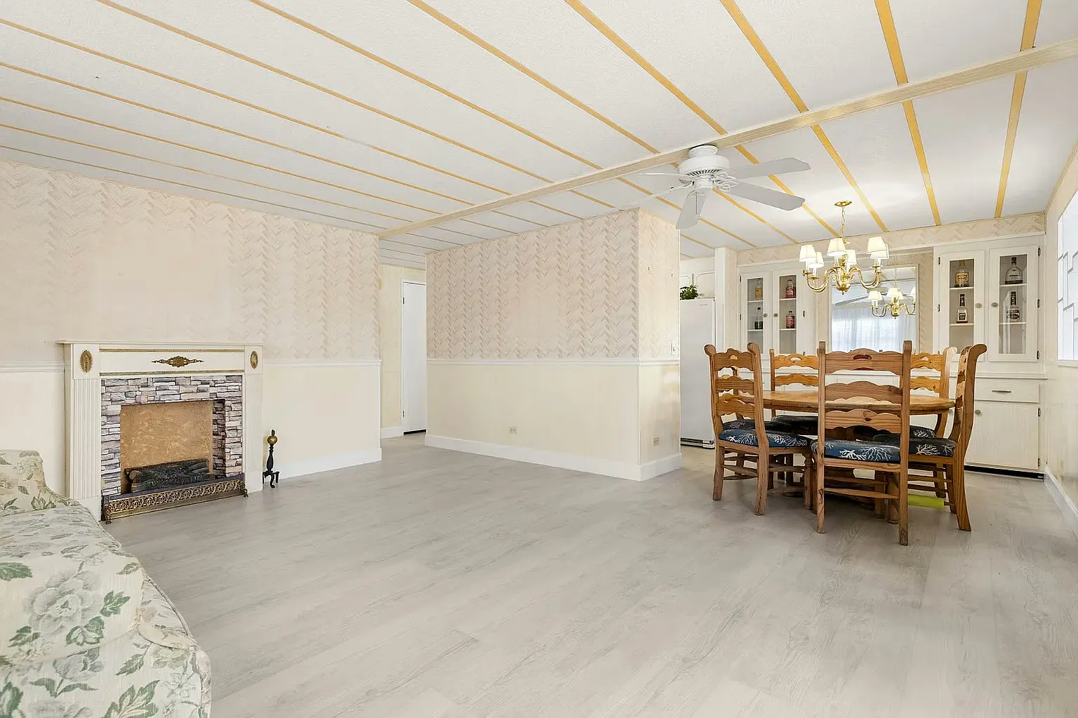 2 bed, 1200 sqft, $1,700 — Photo 4